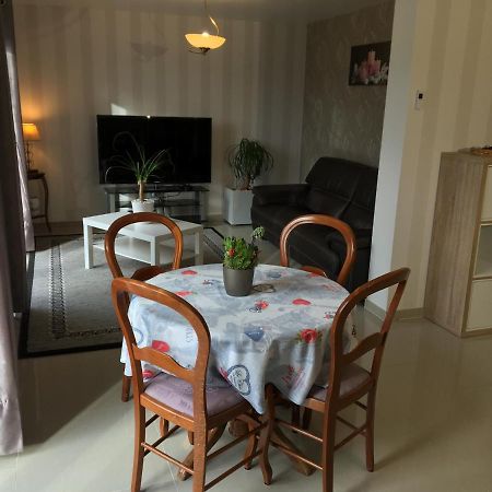 Appart près de Meaux Chambry Extérieur photo
