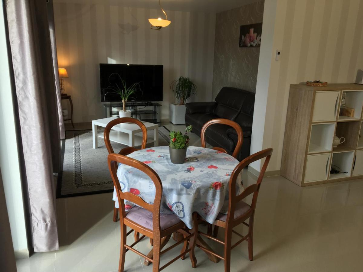 Appart près de Meaux Chambry Extérieur photo
